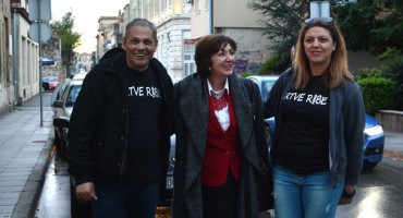 U Mostaru završeno snimanje igranog filma Mrtve ribe plivaju na leđima