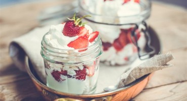 Četiri slasne ideje za uživanje u sočnim jagodama