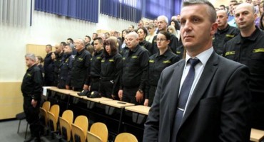 policija