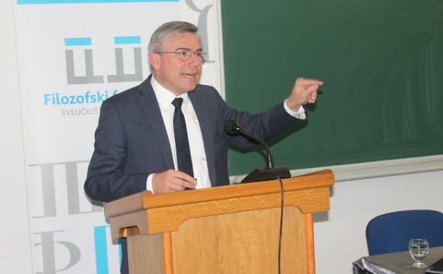Mostar:  Prof. dr. Steppacher studentima održao predavanje o Europskoj uniji