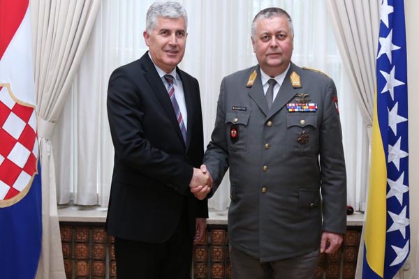 Friedrich Schrőtter - Dragan Čović