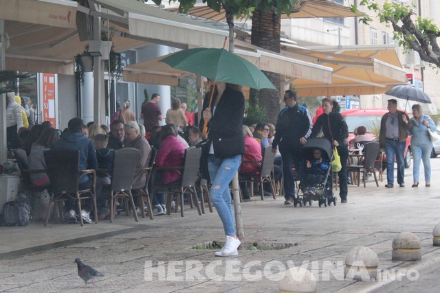Turisti prepravili Makarsku za prvosvibanjske blagdane