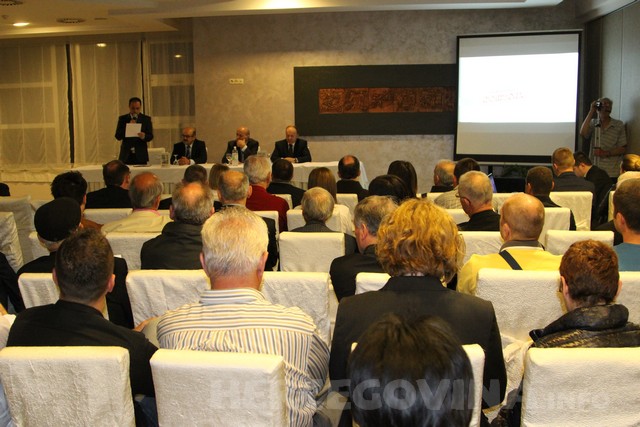 Čitluk: Predstavljena knjiga Ivana Sivrića  Knjiga o knjigama