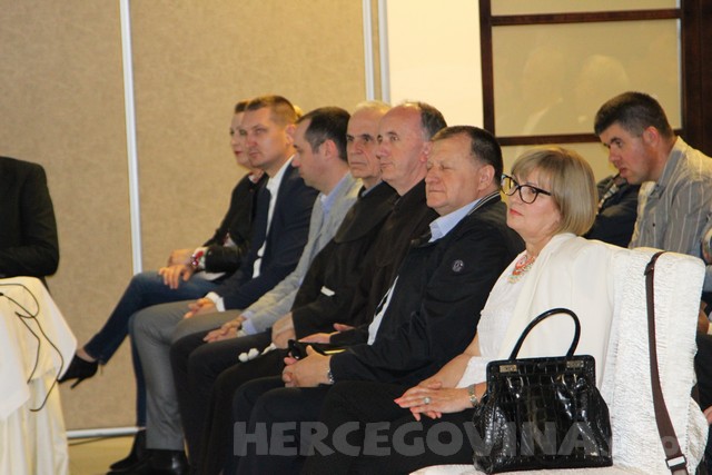 Čitluk: Predstavljena knjiga Ivana Sivrića  Knjiga o knjigama