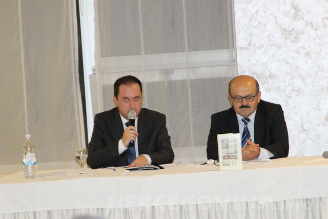 Čitluk: Predstavljena knjiga Ivana Sivrića  Knjiga o knjigama