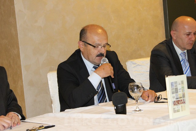 Čitluk: Predstavljena knjiga Ivana Sivrića  Knjiga o knjigama