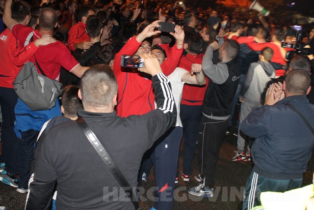 Veličanstven doček nogometaša Zrinjskog nakon osvajanja titule prvaka 