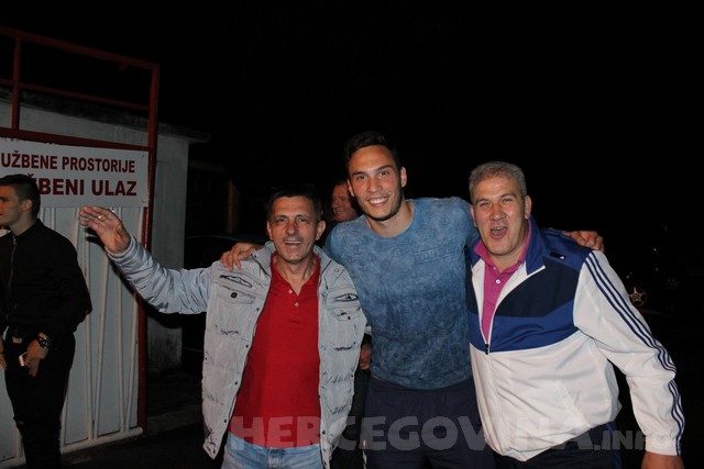 Veličanstven doček nogometaša Zrinjskog nakon osvajanja titule prvaka 