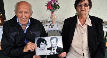 zlatni pir, Jakov i Dragica Smiljanić 