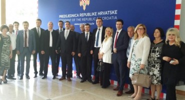 Izaslanstvo HDZ-ovih iseljeničkih koordinacija sastalo se s predsjednicom Kolindom Grabar Kitarović