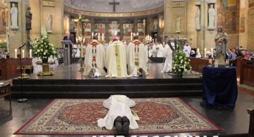 Svećeničko ređenje u Katedrali Sv. Lovre i sv. Elizabete u Rotterdamu