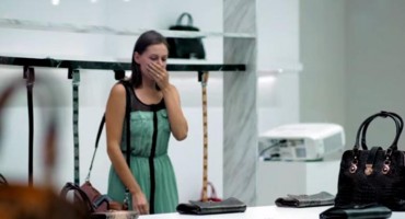 Ono što je videla u luksuznoj torbi je ŠOK