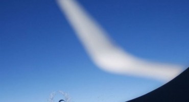 Evo zašto avionski prozori imaju rupe?