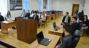 Otvorena moderno opremljena sudnica za stjecanje prakse