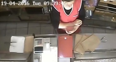 Mostar: Pogledajte kako radnica pekare potkrada vlasnika!