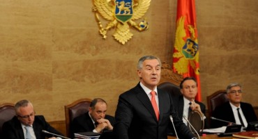 Crnogorski premijer napadnut u parlamentu