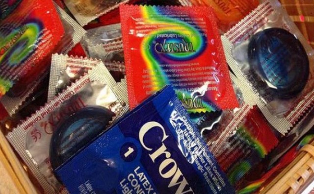 Pročitajte koliko penis mora biti dug za XL kondom