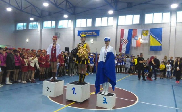 Mostarske mažoretkinje, mažoretkinje