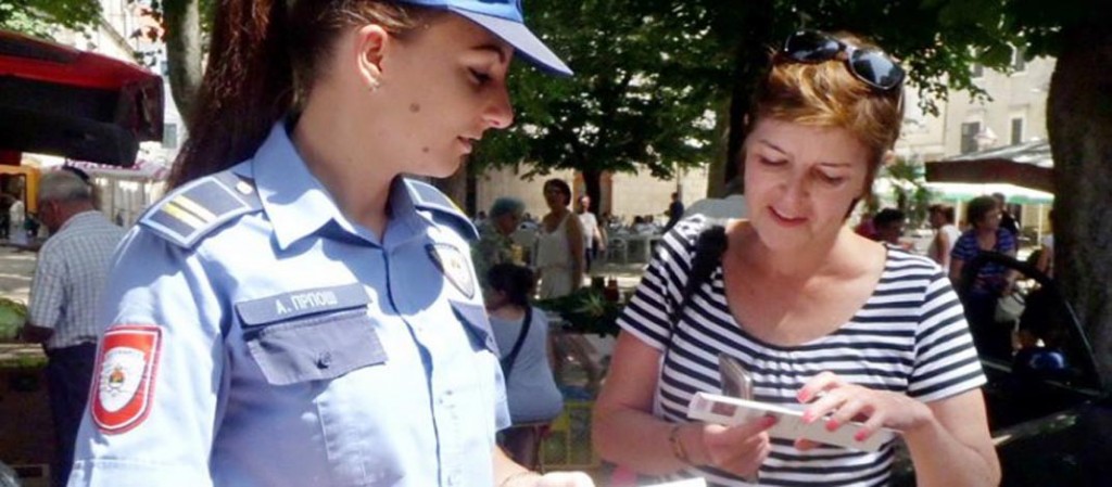 policajka