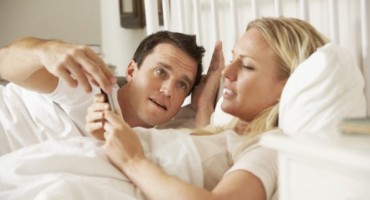 A SVI TO ČINIMO Privremeno osljepile zbog jedne sitnice koju rade s mobitelom