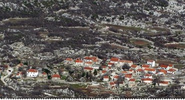 U hercegovačkom  selu Jabuka konačno se u crkvu može ‘bez putovnice’ 