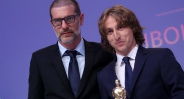 Luka Modrić i četvrti put osvojio nagradu za najboljeg nogometaša Hrvatske