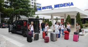 Finalistice izbora za Miss Hrvatske 2016. stigle na pripreme u Medenu