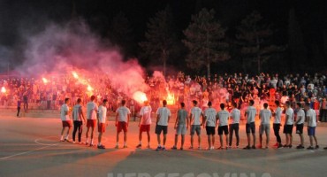 Volim te Bola: Ultrasi pozdravili juniore HŠK Zrinjski