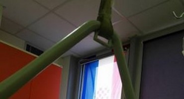 Hrvatska zemlja, bolnica, zastava