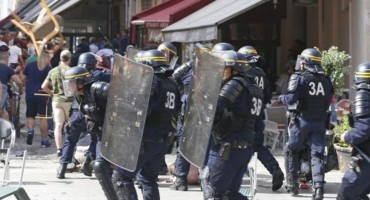 Dvojica navijača Engleske osuđena na zatvorske kazne