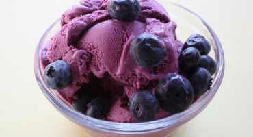 sladoled, domaći sladoled, sladoled od borovnica, jelo, hrana