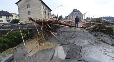 poplava elementarna nepogoda, stradali od poplave, poplavljena područja, Simbach, Njemačka