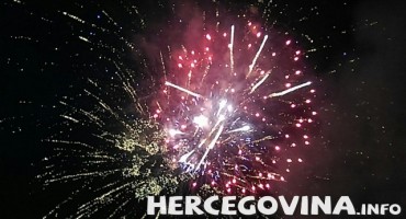 U Mostaru velikim vatrometom proslavljen Dan državnosti Republike Hrvatske