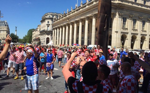 Hrvatska zemlja, navijači