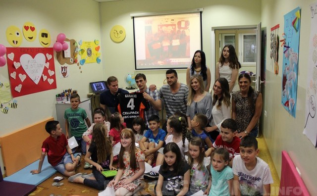 Mostar: Rukometni reprezentativci posjetili SPES Centar