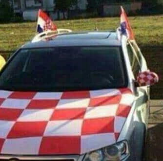 Podrška  nogometašima Hrvatske iz Beograda