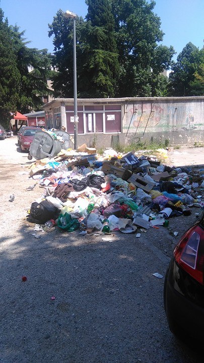 Mostar: Deponija smeća u Zagrebačkoj ulici