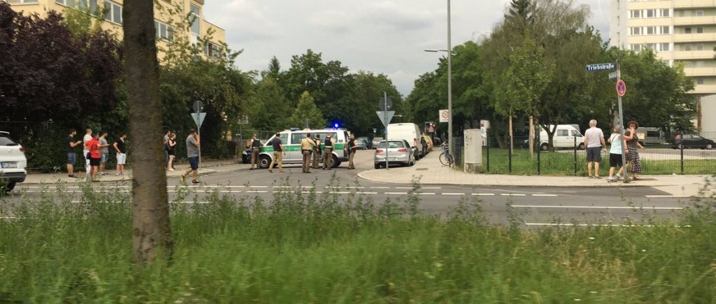 DRAMA U MÜNCHENU Pucnjava u šoping centru, traje velika policijska operacija!