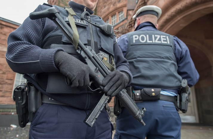 Više od 120 policajaca ozlijeđeno u sukobima s ljevičarima u berlinskom skvotu
