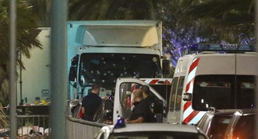 Drama u Francuskoj: Gledali smo u nevjerici. Obitelji su ležale na tlu, plakale pokraj tijela'