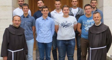 Mladići iz Širokog, Humca, Kočerina, Gruda, Mostara, Posušja … u nedjelju oblače franjevački habit
