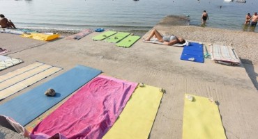 Ne ostavljajte ručnike i ležaljke preko noći na plaži da vam se ne bi dogodilo ovo