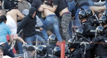 Huligani bi došli na svoje, a za red bi se brinula vojska