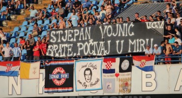 Pogledajte kako su se navijači i nogometaši Cibalije oprostili od svog Stjepana