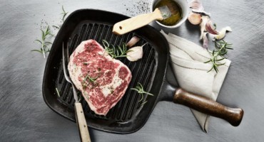 Ništa bez umaka: Trik za pečenje velikih komada mesa na roštilju