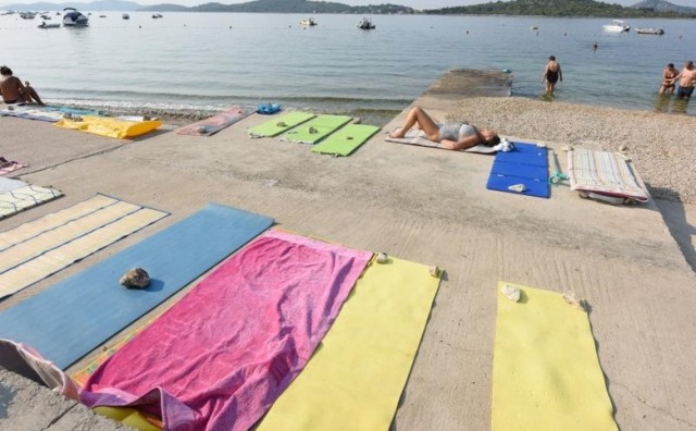 turisti, ručnici, plaža
