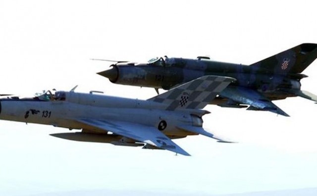 Hrvatski MiG-ovi presreli i prepratili putnički zrakoplov zbog dojave o bombi