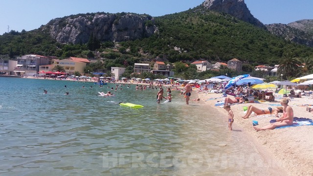 Ogromne gužve na plažama Jadrana