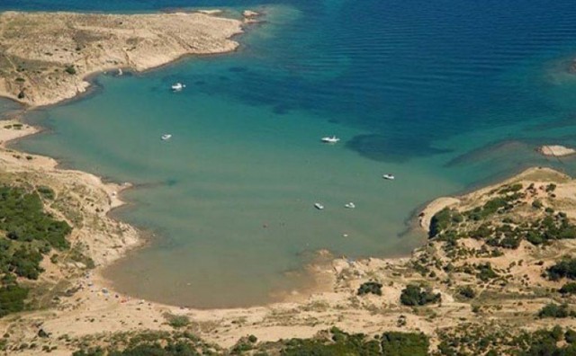 'Ciganka' čarobna plaža na jadranskoj obali
