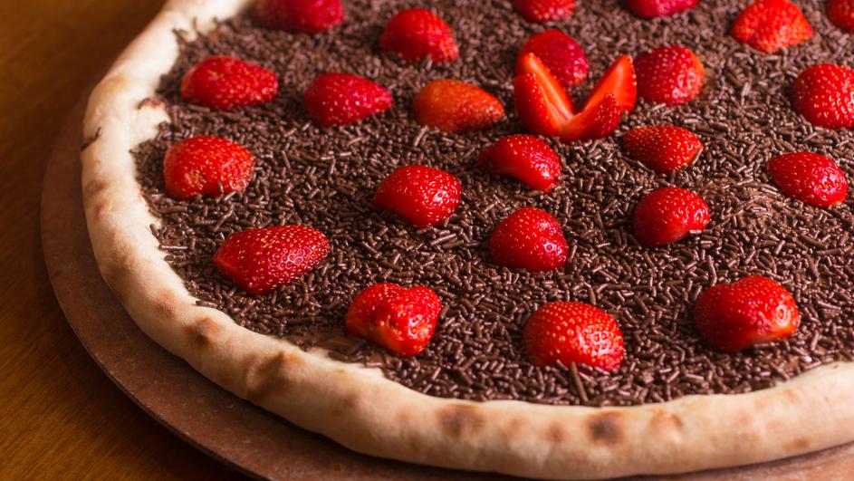 Recept za pizzu s jagodama, čokoladom i mascarponeom